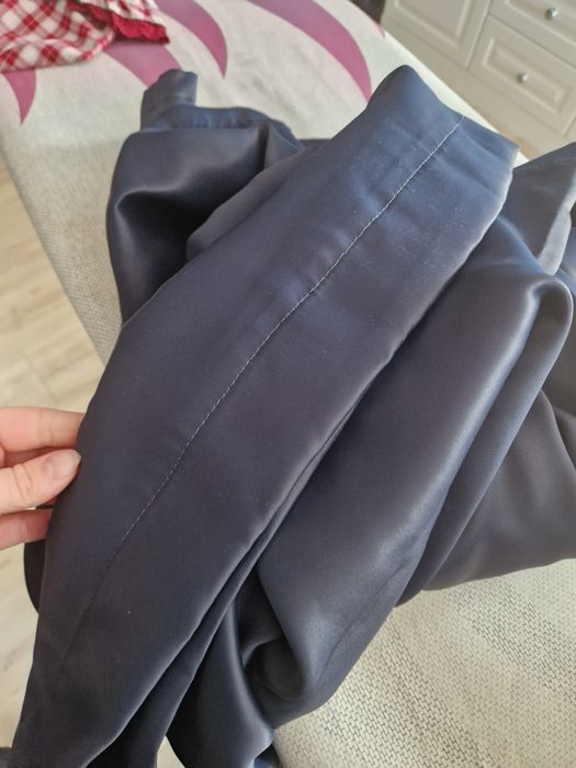 Granatowe zasłony Ikea