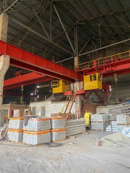 Здається в оренду половина ангару 450м2 є вантажний кран балкаSB