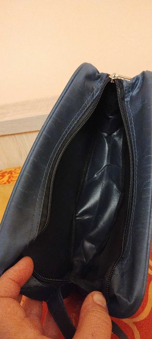 Granatowa kosmetyczka Travel Log