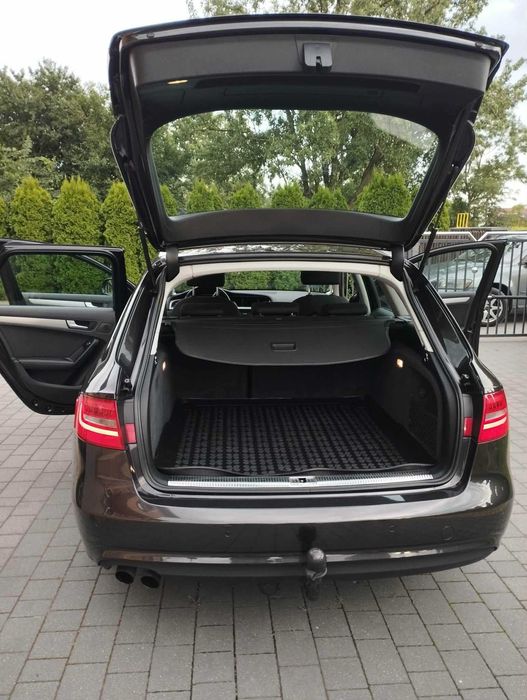 samochód audi a4 b8