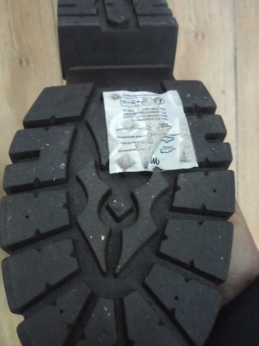 Botas novas  cor castanha