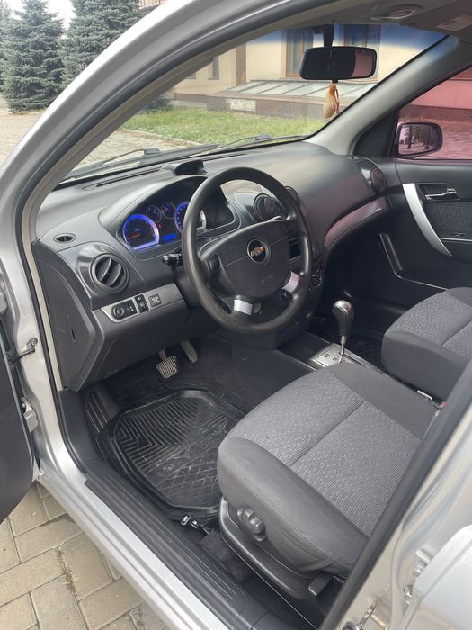 Chevrolet Aveo 1.5 автомат газ/бензин T250