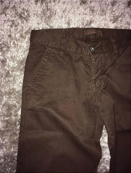Calças castanhas