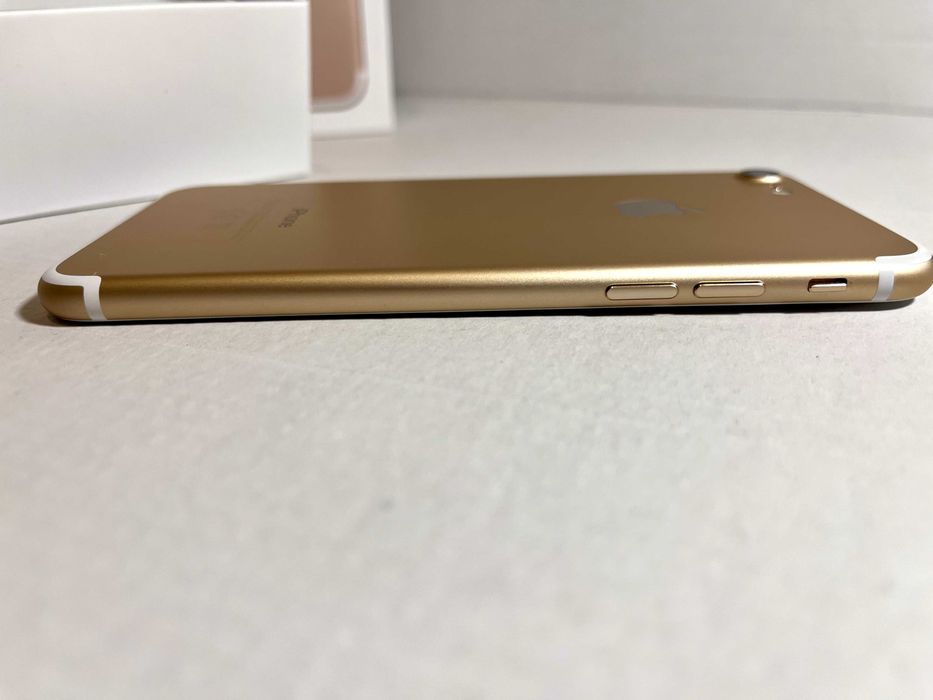 Apple iPhone 7 Gold com carregador e auriculares