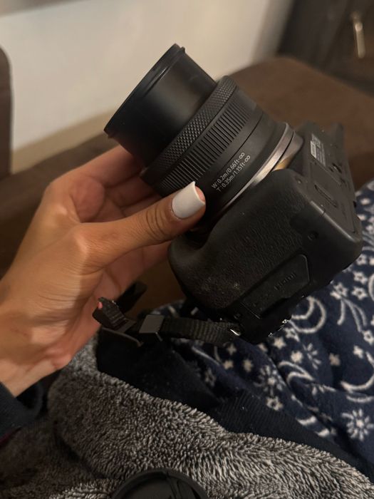 Canon EOS R50 — como nova