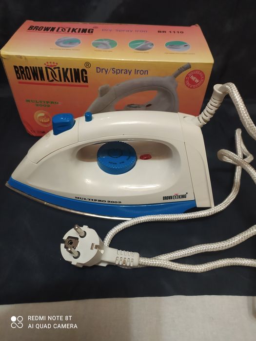 Утюг Браун с горизонтальным распылением воды