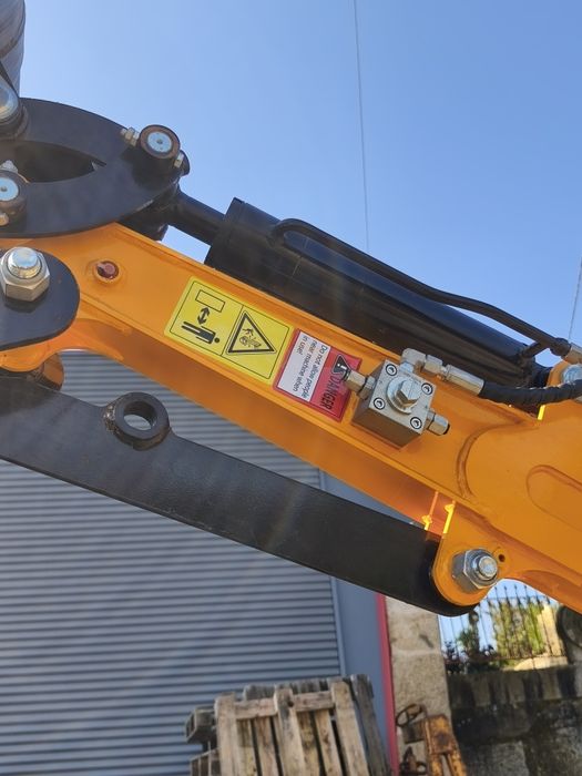 Mini giratória 2 tons nova