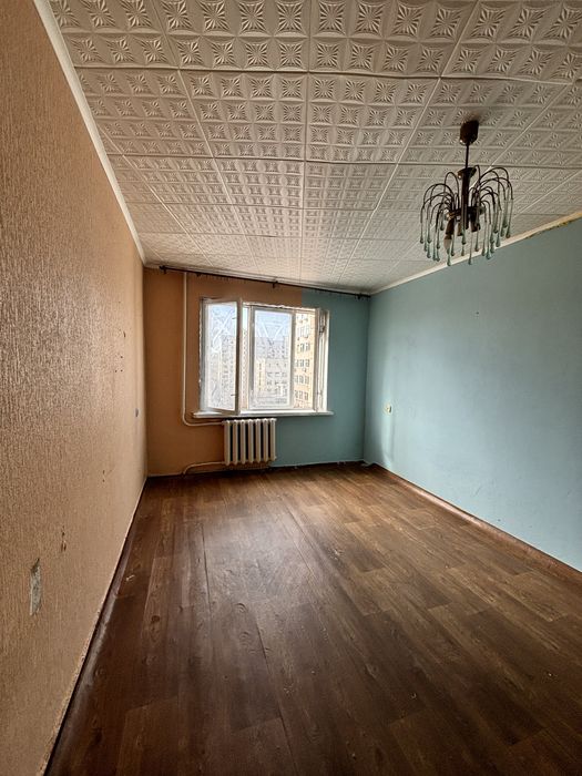 Продам комнату Центр (м.Научная, Космическая 23)