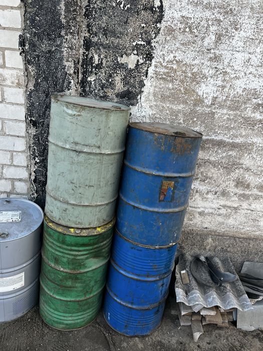 Продам Бочки металические 200л б/у