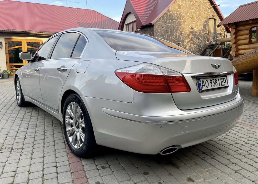 Hyundai genesis 2008р