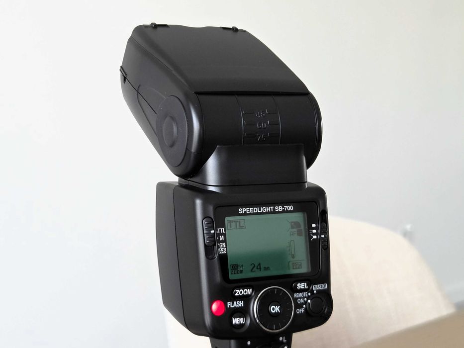 Flash Nikon SB-700