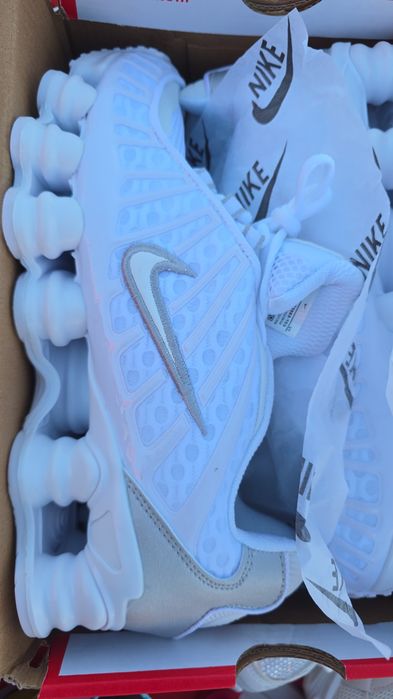 Białe  buty nike shox  42