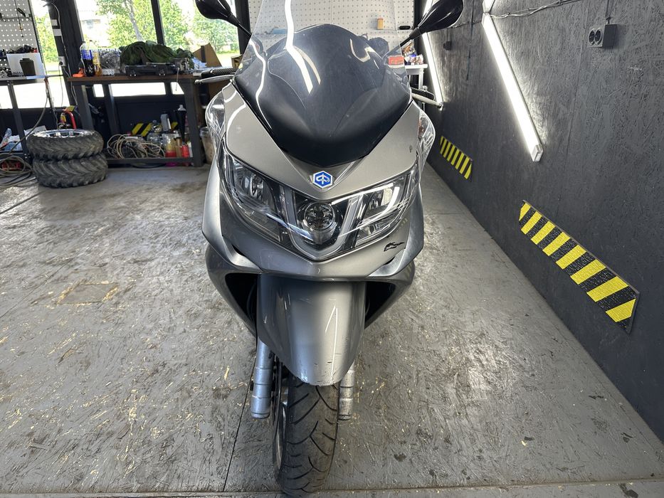 Piaggio X 10 500