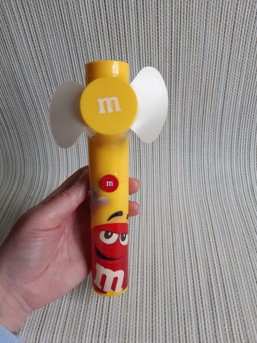 Іграшковий вентилятор m&m's fan