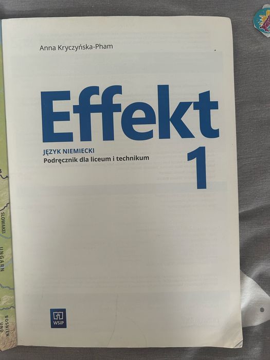 Effekt 1, podręcznik