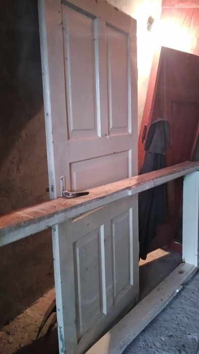 Продам двері  б/у