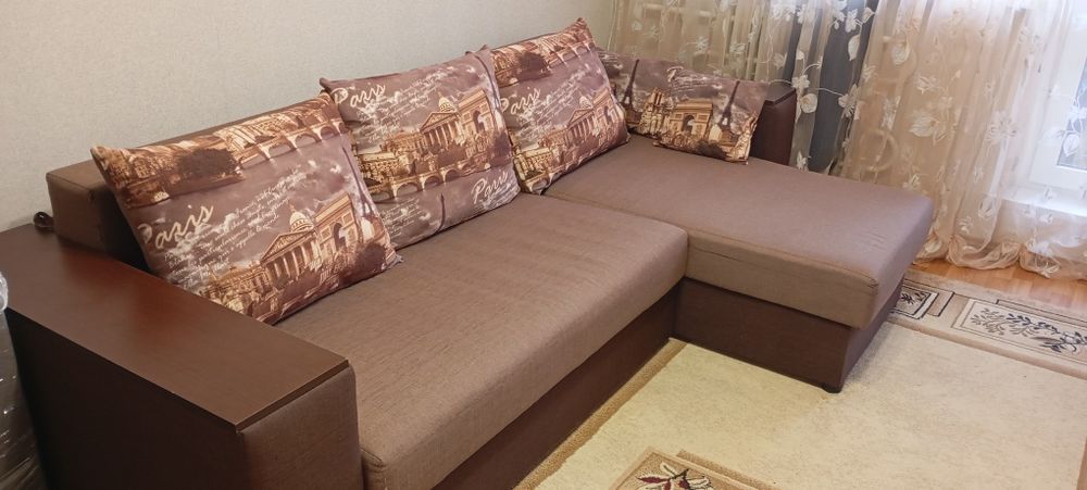 Диван угловой вместительный