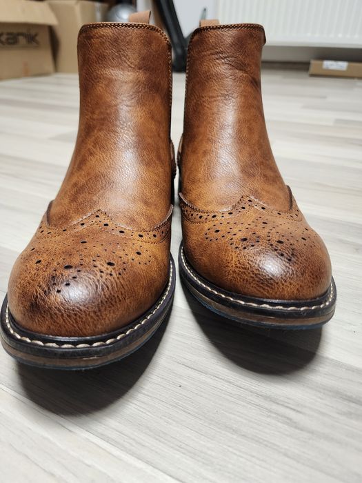 Nowe męskie koniakowe sztyblety