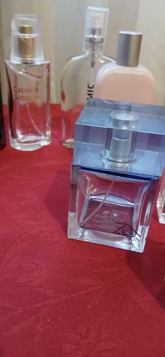 Frascos de perfume, vazios