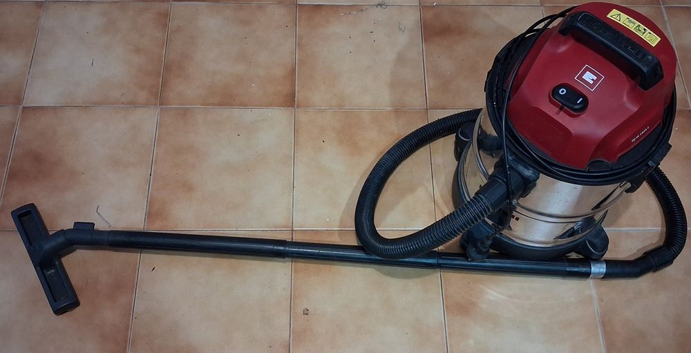 Aspirador Einhell de pó e liquidos