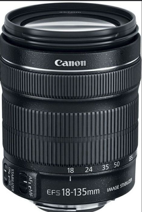 Canon 600D, Canon 50 1.8, Canon 18-135 + zestaw fotograficzny