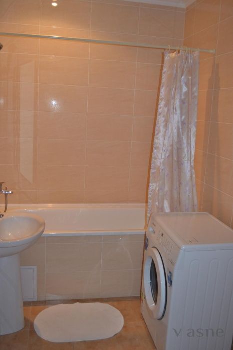 Сдам посуточно большую двушку на Вишенке.