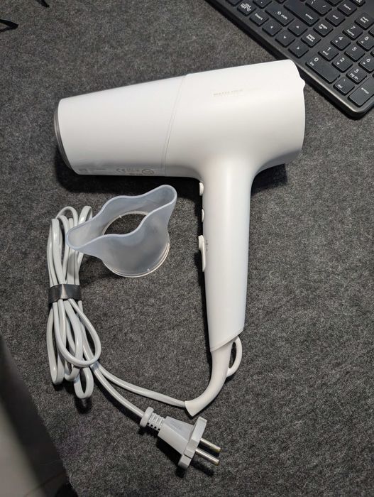 Фен Philips BHD500