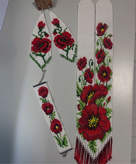 Гердан із маками