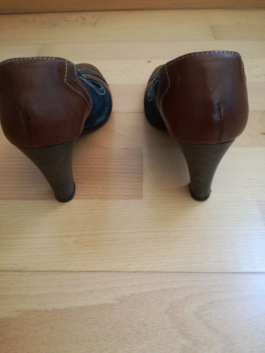 Sapatos ganga/pele novos