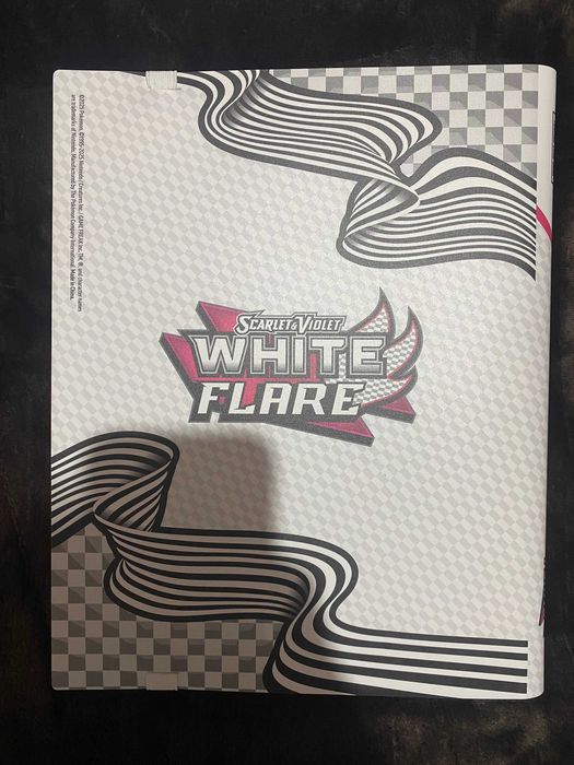 Pokémon White Flare e Black Bolt Binder
