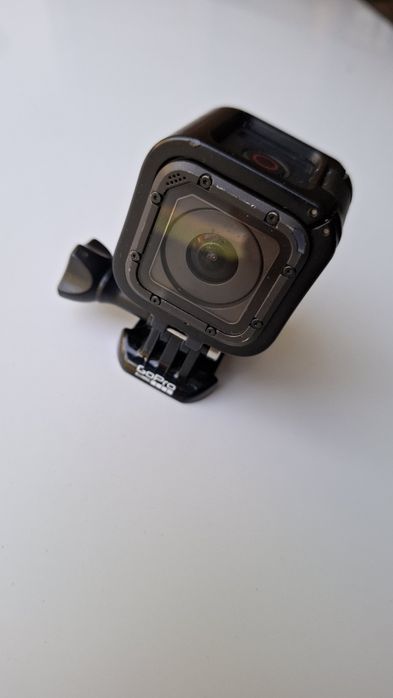 GoPro Hero 4 Session + zestaw z kartą na 32GB
OPIS
HERO Session to p