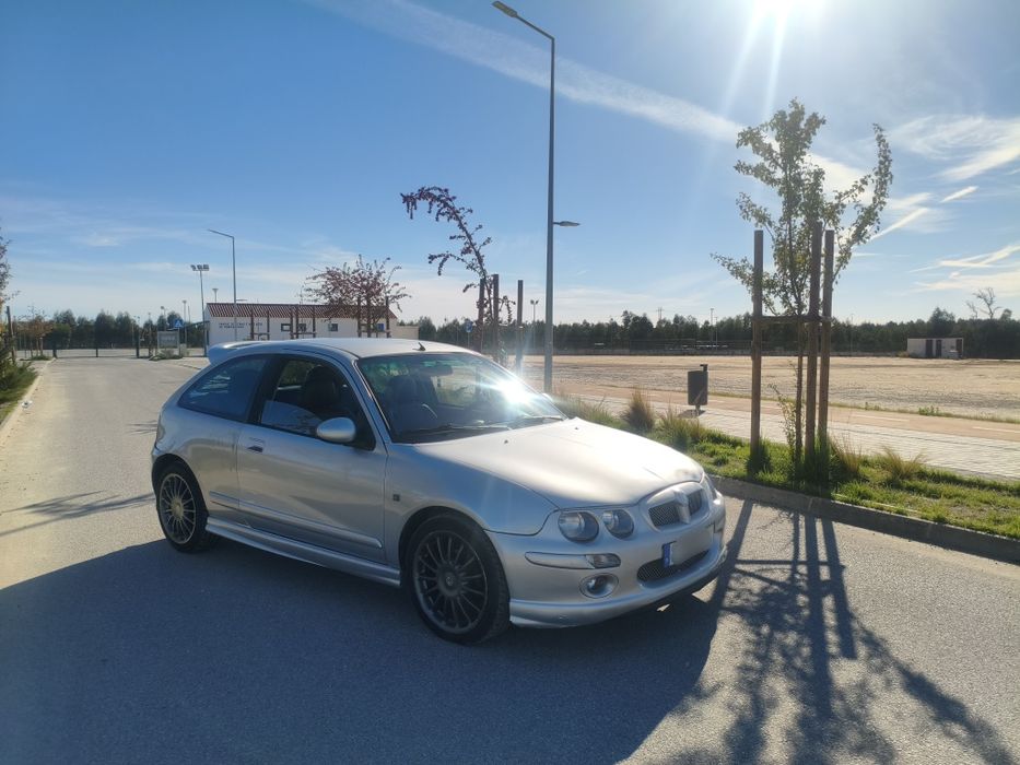 MG ZR 2.0 TD ( 5 lugares)