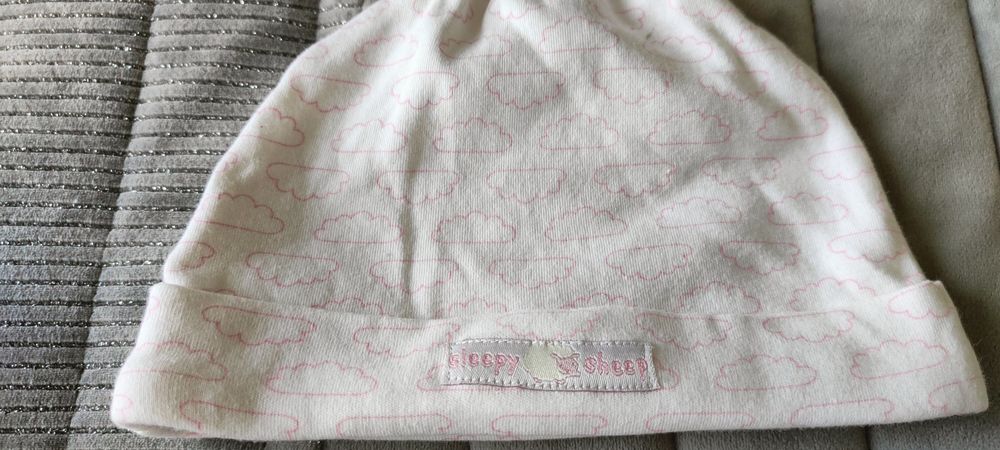 Zestaw czapeczek dla dziewczynki