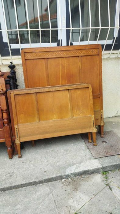 Vendo cabeceiras de cama usadas em madeira.
