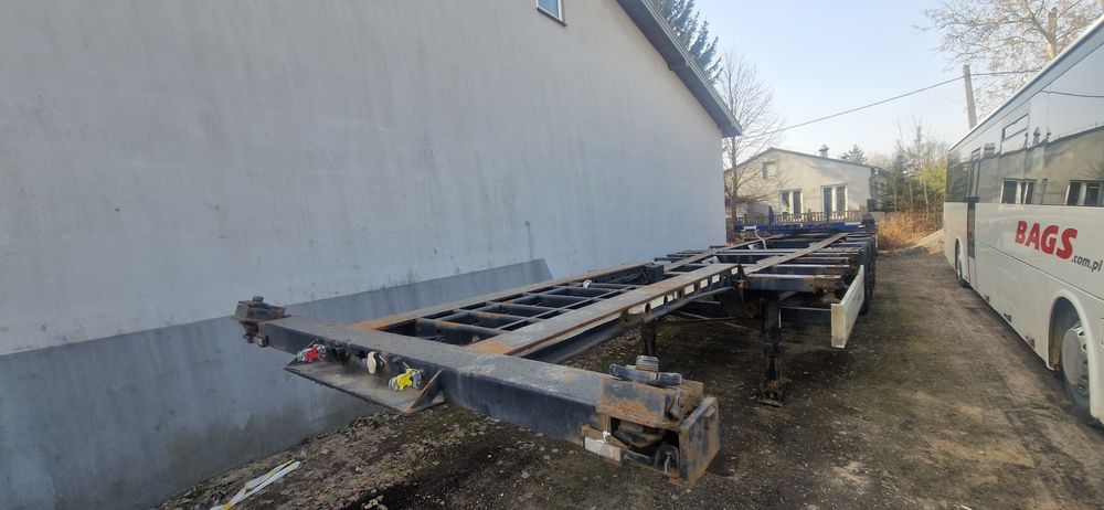 Naczepa podkontenerowa Krone