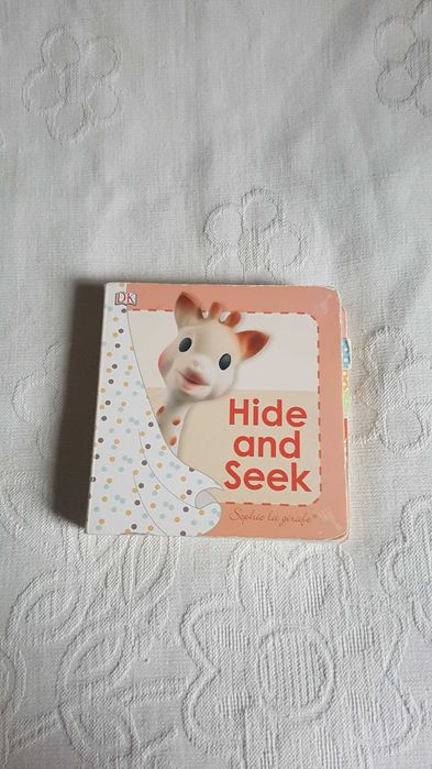 Книжка картонка англійською Hide and Seek Sophie la Giraffe хованки