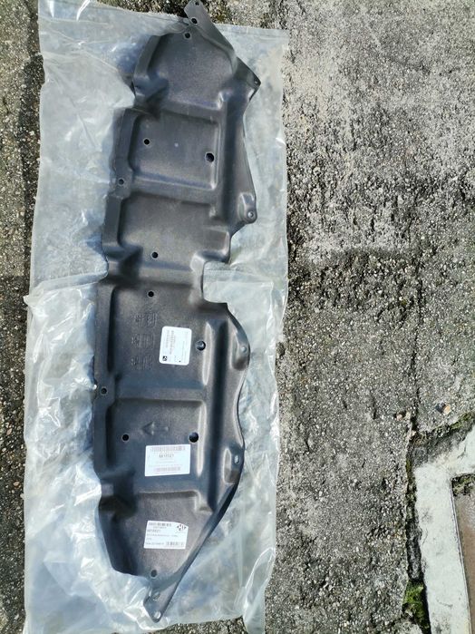 osłona silnika Toyota Verso HB 02-03 lub Corolla E12