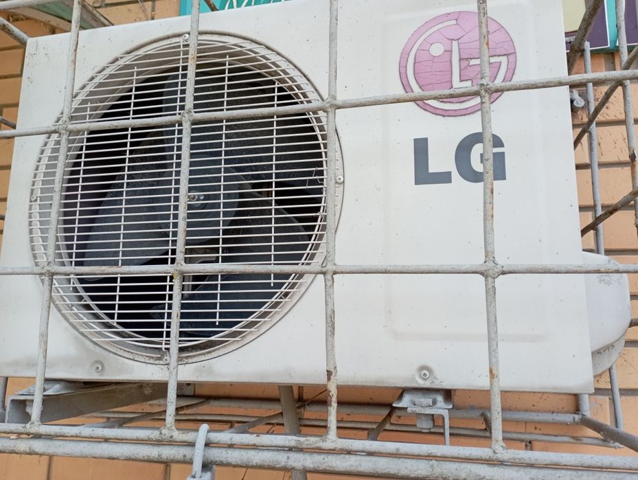 Кондиціонер LG S09LHP.