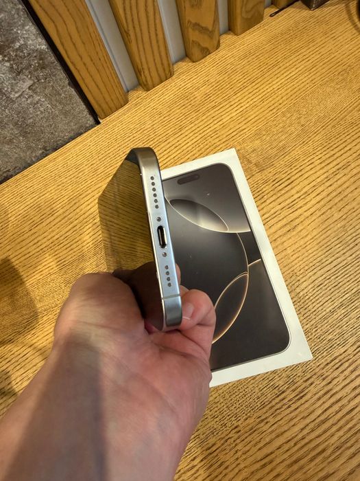 iPhone 16 pro max 256gb