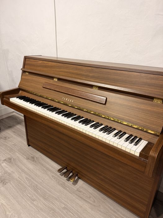 Piano Yamaha C108