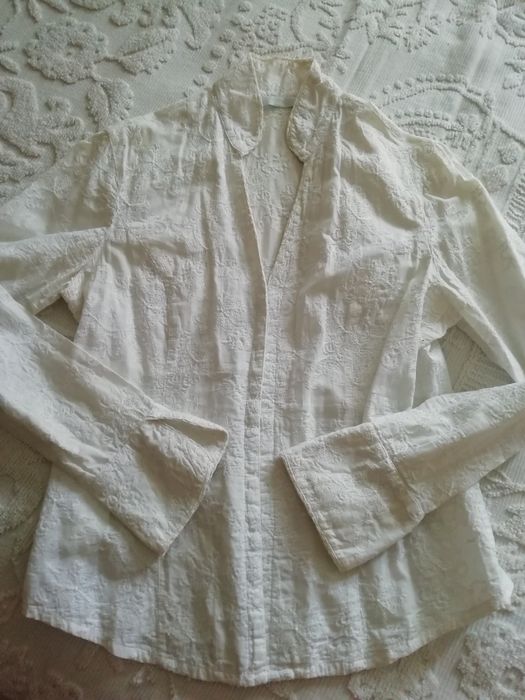 Blusa branca de fantasia da Promod