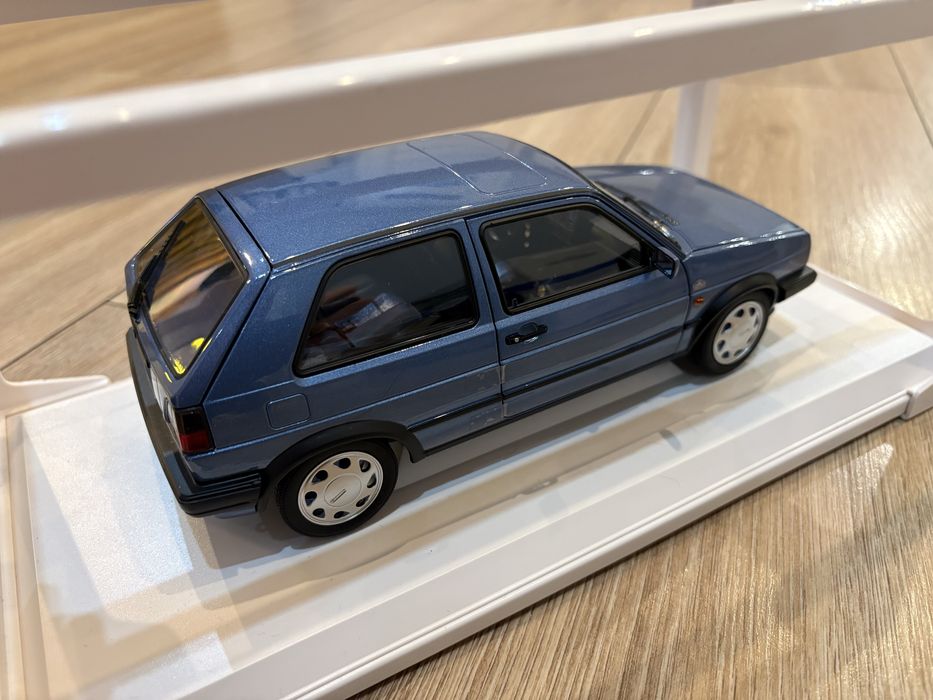 Model Volkswagen Golf II 10 Milionen 1:18 Norev (otto mcg revell)
