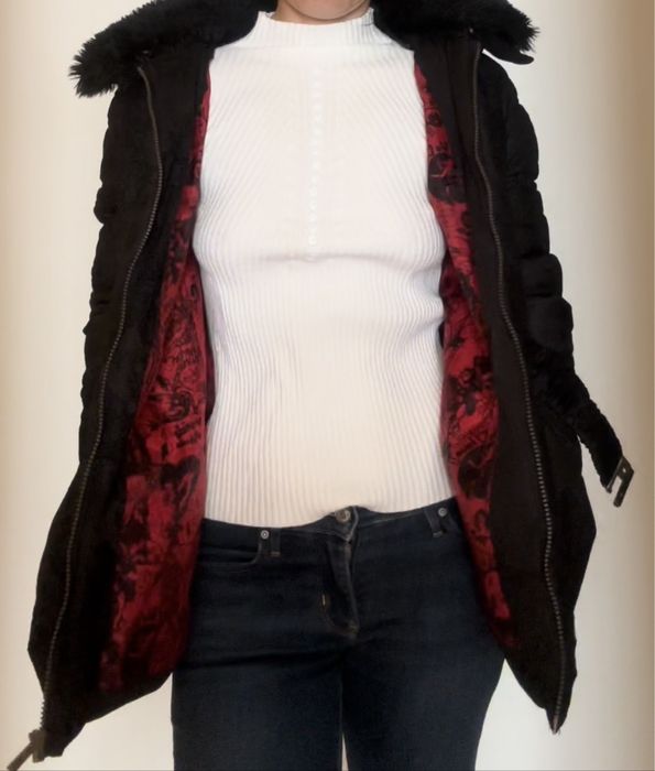 Sobretudo Desigual, impermeavel com capuz.