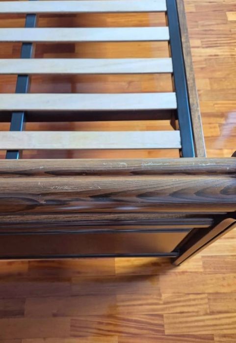 Cama com mesinhas madeira maciça