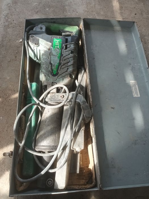 Відбійний молоток Hitachi H65SB2