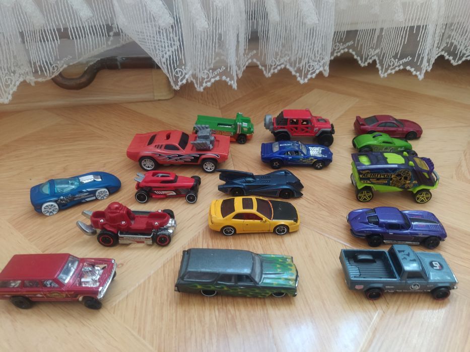 Розпродаж колекцій машинок