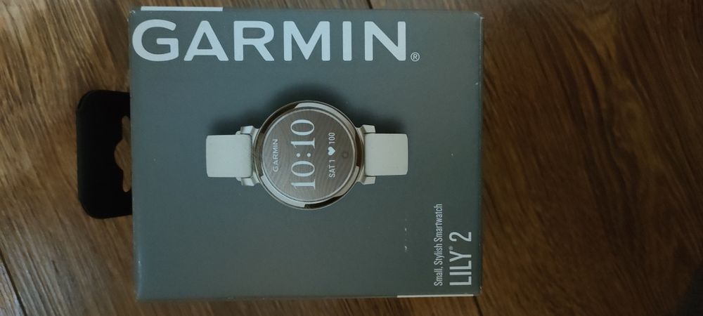 Garmin Lily 2 смарт годинник