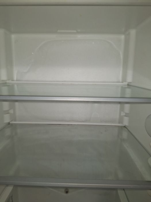 Продам холодильник Indesit LI6 S1 W