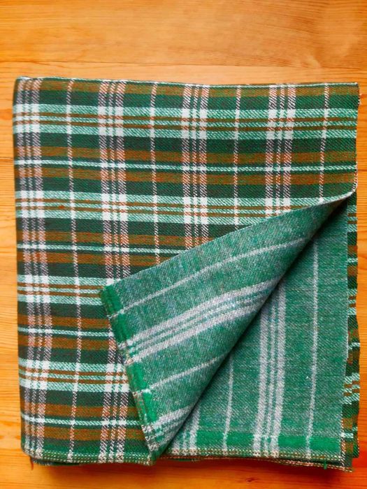 Відріз пальтовоі тканини в клітинку