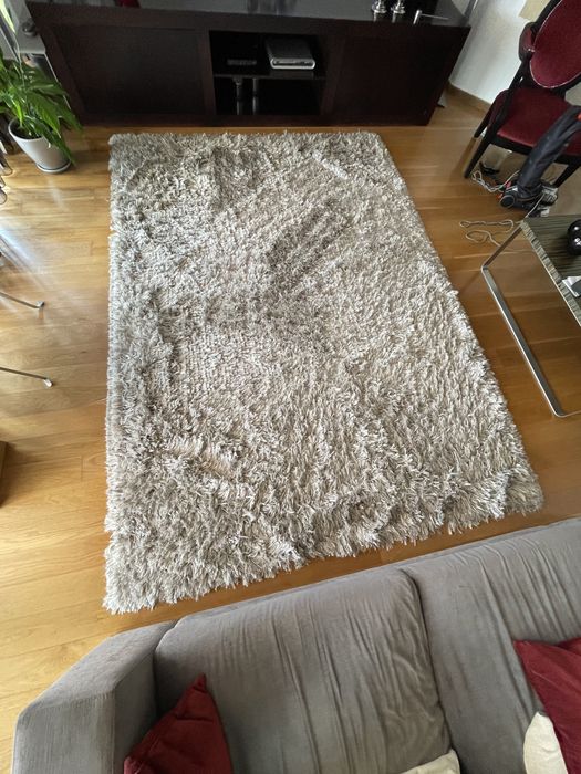 Tapete de sala cinza